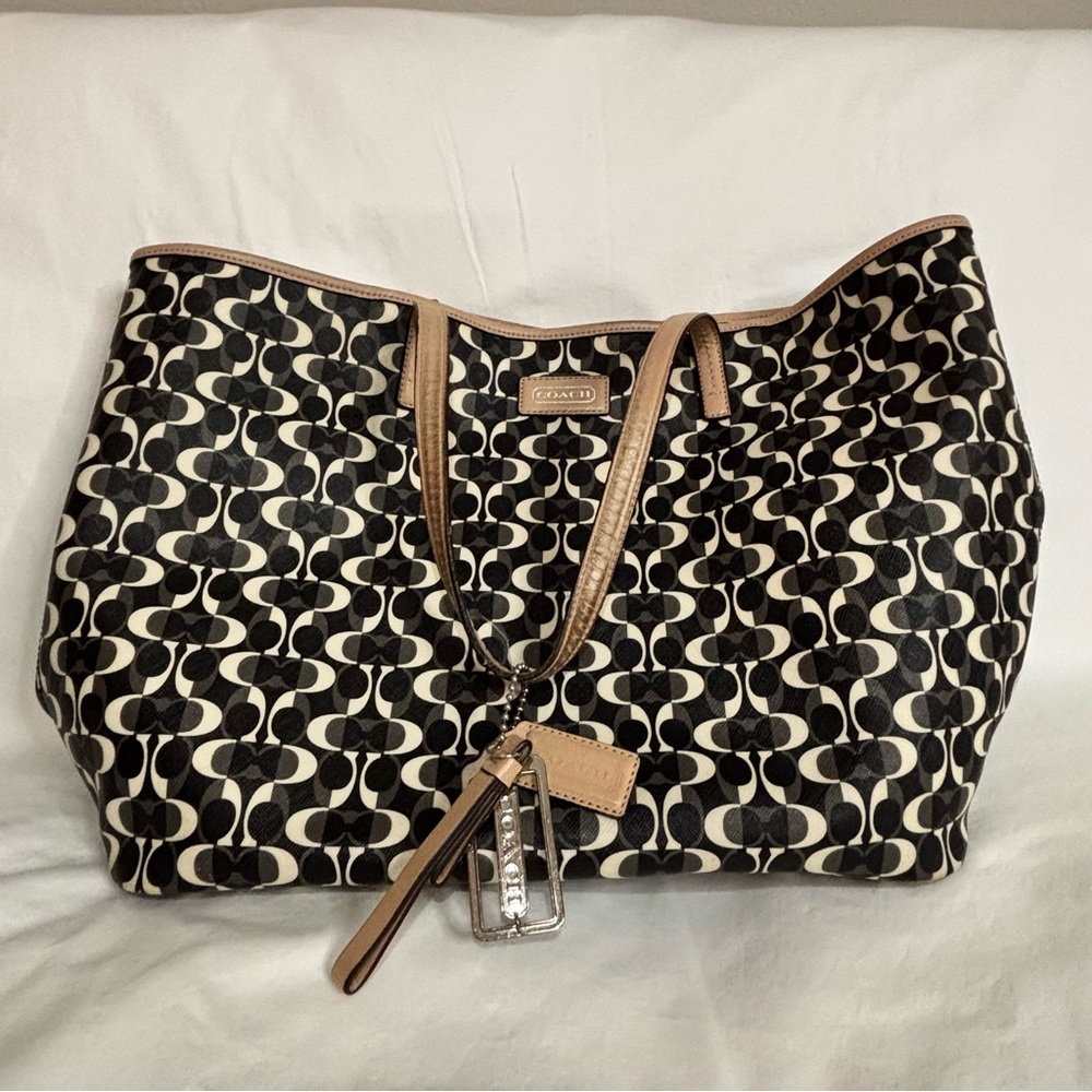 Coach Signature Black and Tan Tote Bag